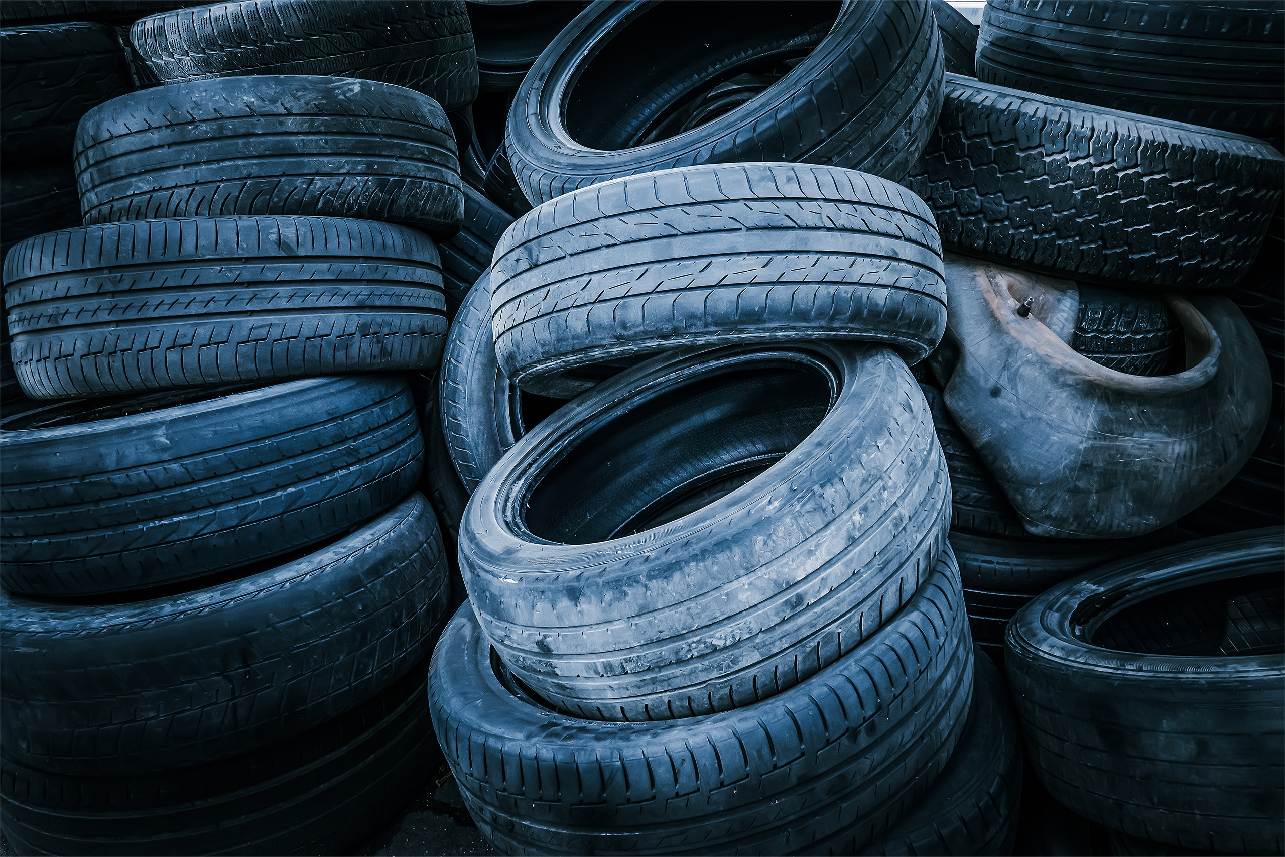 Däckkrängning uttjänta däck Lanna Gummiverkstad